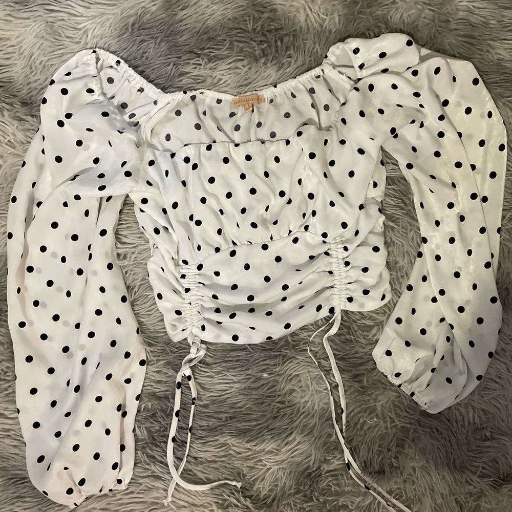 Evolutionary Women’s polca Dot crop top shirt. Size Large.